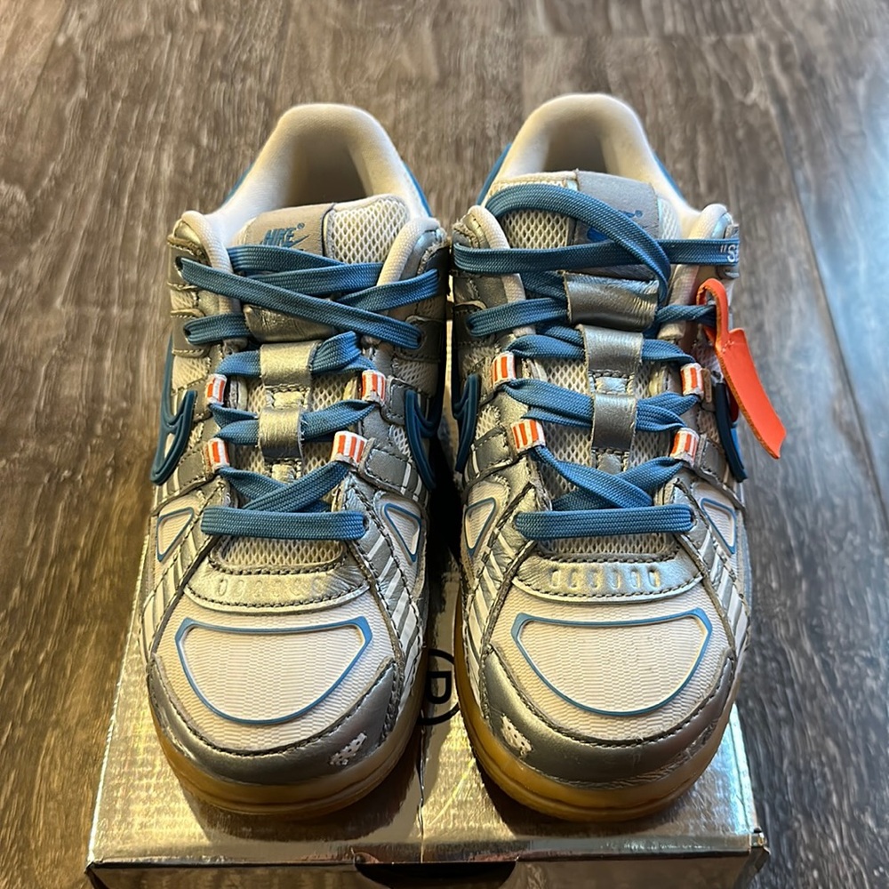 Dunk low x off-white rubber sole